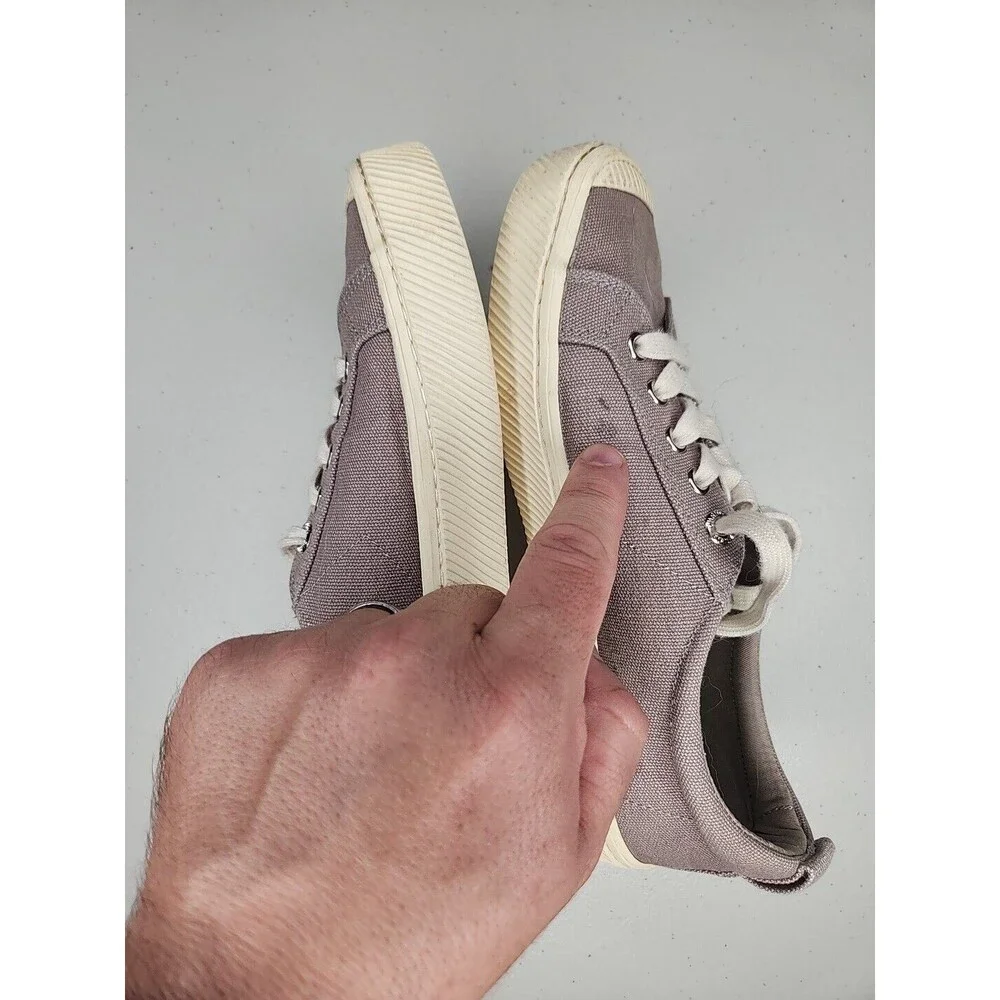 Cariuma Grey Canvas Low Top Sneaker Shoes - Size 7